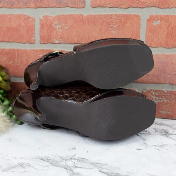 Steve Madden Fierce Brown Patent Faux Snakeskin Peep Toe Platform Heels Size 7.5 - Picture 7 of 7